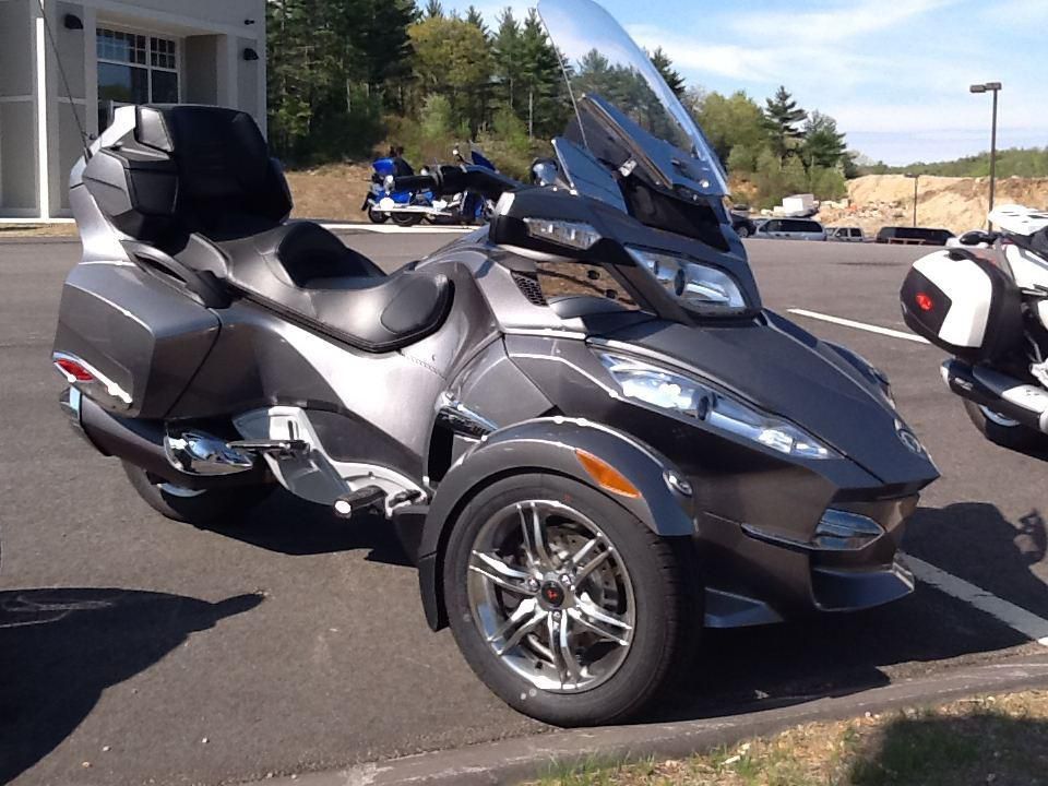 2011 Can-Am Spyder RT-S SE5 Touring 