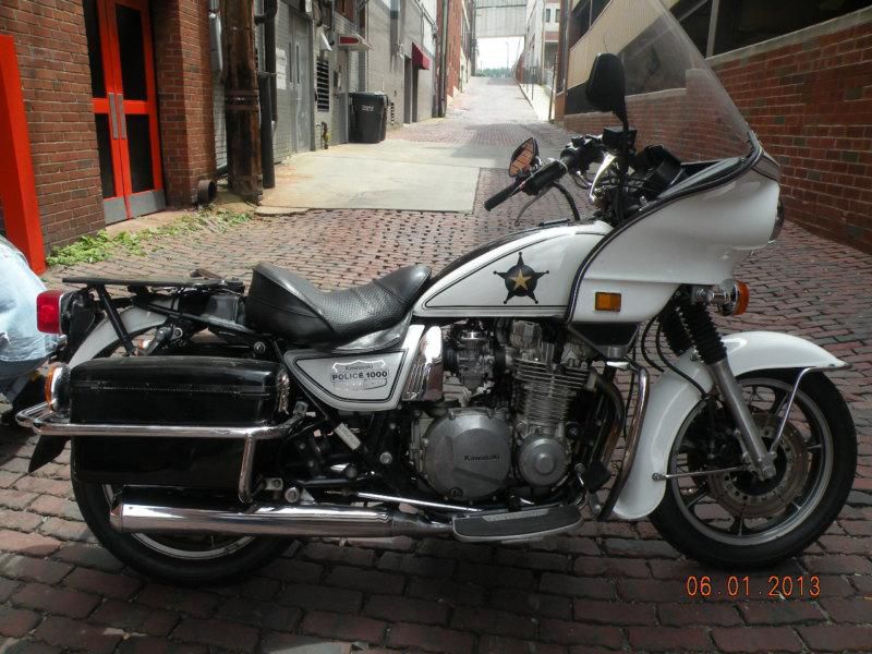 89 Kawasaki kz 1100 Police Bike Classic vintage motorcycle chip's fairing bags s