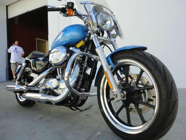 2011 Harley-Davidson XL883L Sportster 883 SuperLow Cruiser 