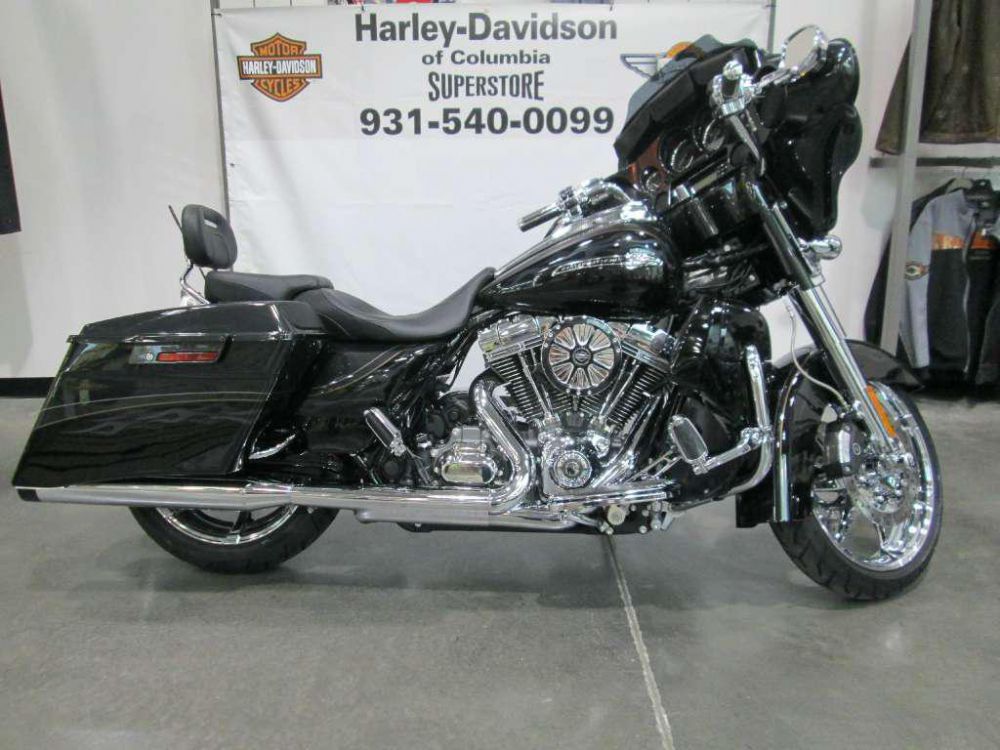 2012 Harley-Davidson FLHXSE3 CVO Street Glide Touring 