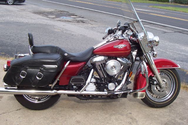 Used 1998 HARLEY DAVIDSON ROAD KING CLASSIC for sale.