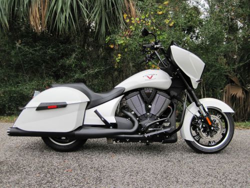 2015 Victory Cross Country 106&#034; Suede White Frost