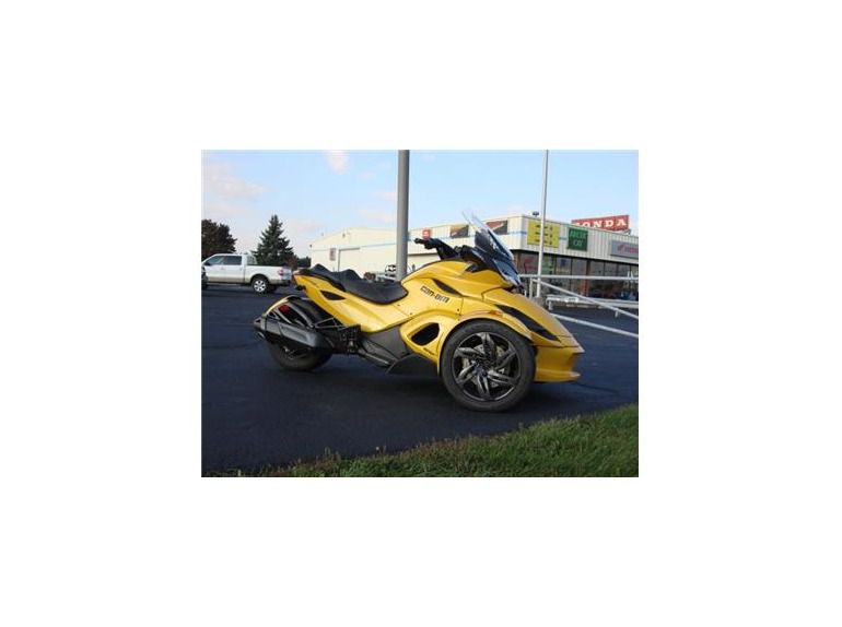 2013 Can-Am SPYDER STS 