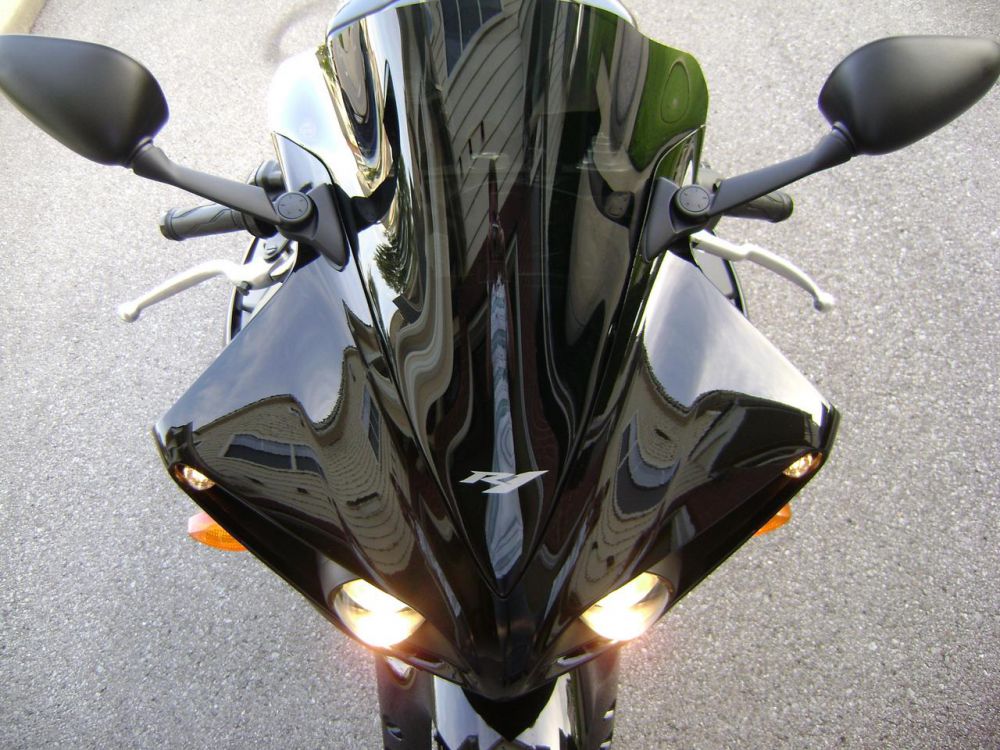 2010 Yamaha Yzf-R1 Sportbike 