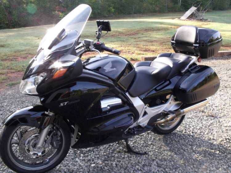 2006 honda st1300 - great condition russell day-long seat