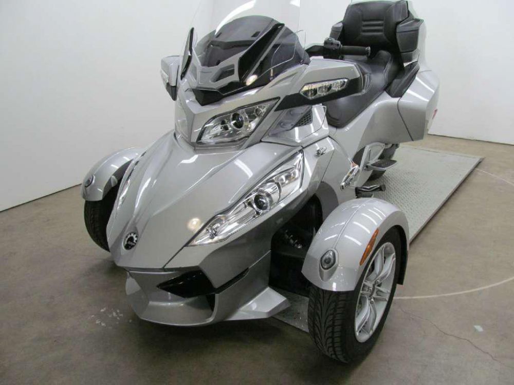 2010 Can-Am Spyder RT Audio & Convenience SE5 Touring 