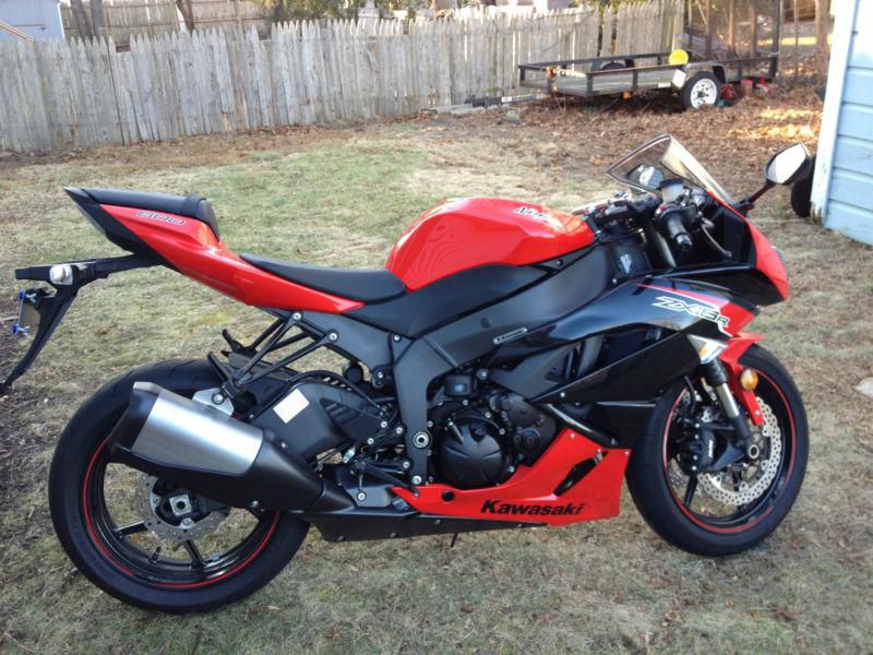 2012 Kawasaki Ninja ZX6R, Red, only 600 miles, shed kept w/delivery options