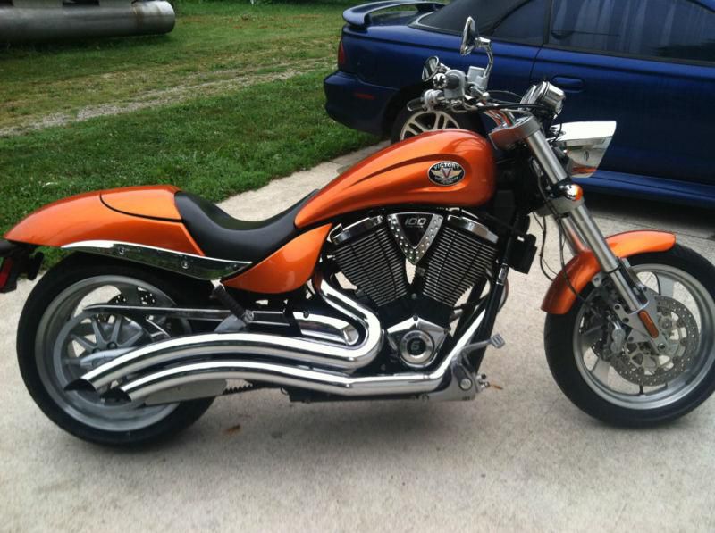 2007 VICTORY HAMMER / AMERICAN MUSCLE / NUCLEAR ORANGE