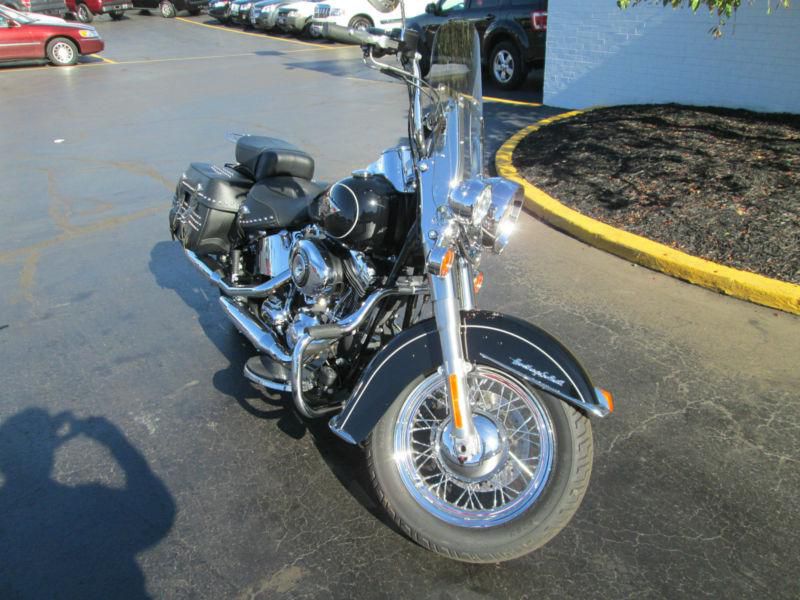 2013 HARLEY-DAVIDSON HERITAGE SOFTAIL CLASSIC PRE OWNED ONLY 1305 MILES!!!!