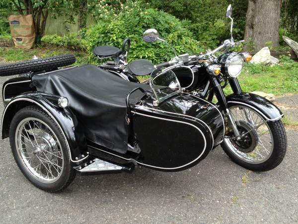 Chang Jiang 750 M1S motorcycle with sidecar