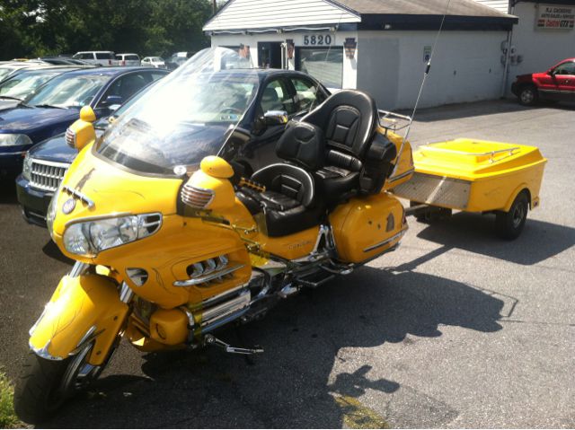 Used 2001 Honda GL1800A for sale.