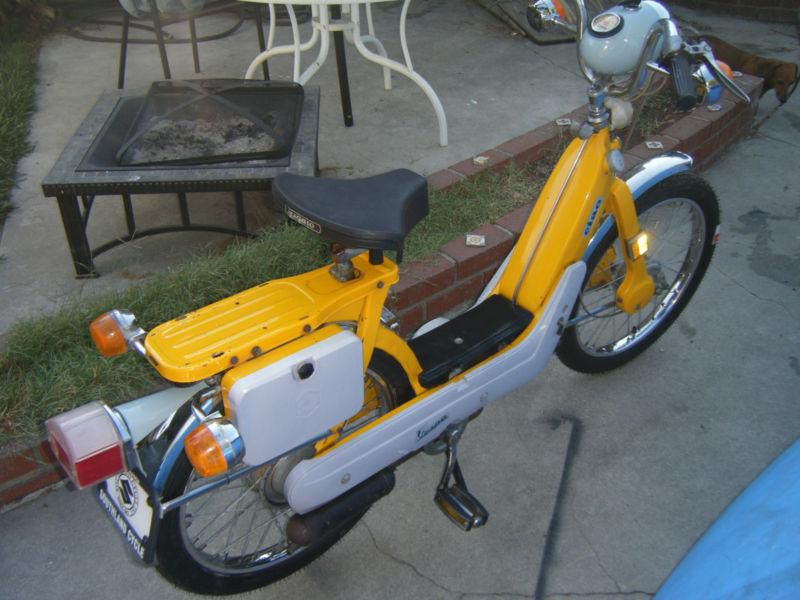 1974 VESPA CIAO C7 DELUXE MOPED (No shipping! Pick up only!)