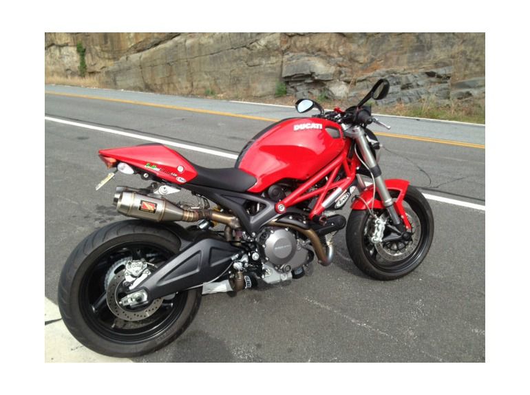2010 Ducati Monster 696 