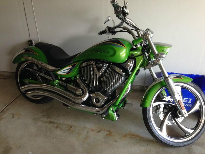 2009 VICTORY JACKPOT PREMIUM EDITION MOTORCYCLE 250 REAR TIRE 5K MILES