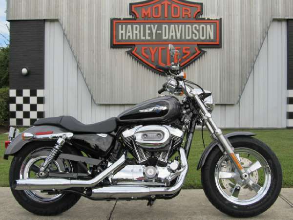 2014 Harley-Davidson XL1200C Sportster 1200 Custom
