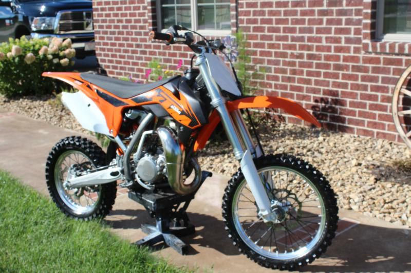 2013 KTM 85 SX excellent condition 2-3 hrs bike is complete stock and never race