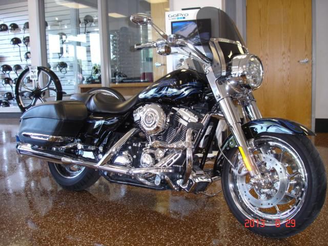 2007 Harley-Davidson ROAD KING CVO Cruiser 