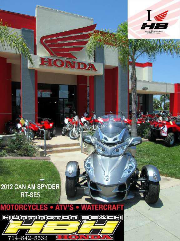 2012 Can-Am Spyder RT Audio & Convenience SE5 Touring 