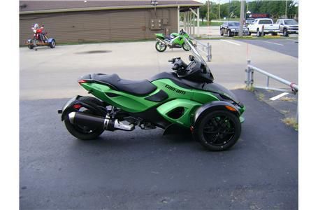 2012 can-am spyder rs-s sm5  sportbike 