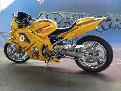 2000 Honda CBR