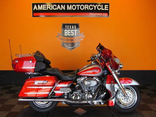 2008 Harley-Davidson CVO Ultra Classic - FLHTCUSE3 Vance & Hines Exhaust