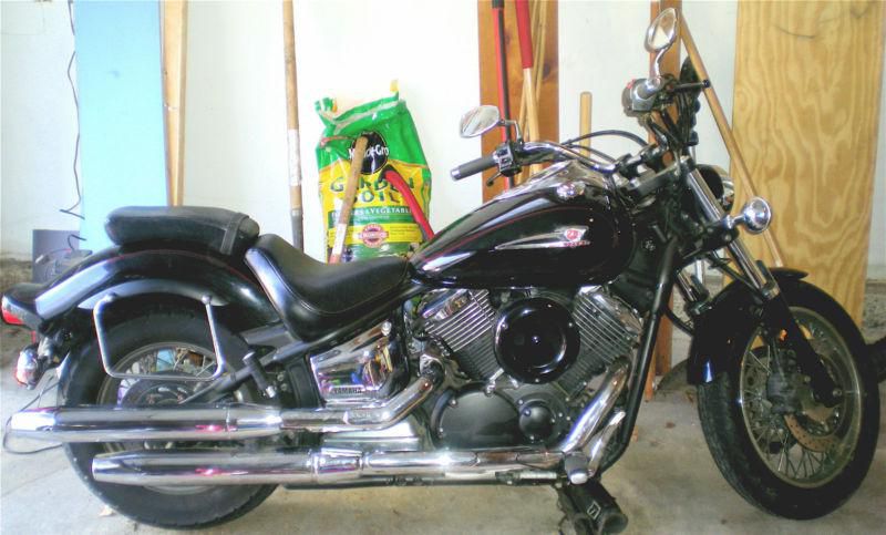 1100cc cruiser, black, 1 owner, low miles, great condition