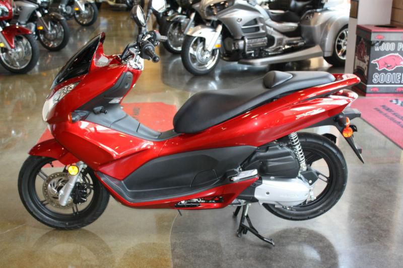 Brand New 2011 Honda PCX 125 Scooter - Closeout With Full Factory Warranty!