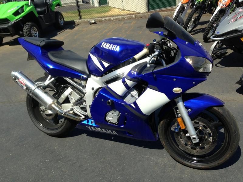 2001 Yamaha YZF R6 Sportbike 