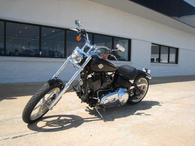 09 HD Rocker C 96cu in 1584cc Vanes and Hines Pipes One Owner Low Miles Custom