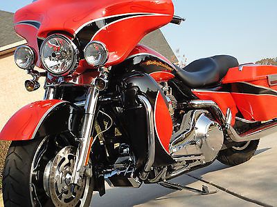 Harley-Davidson : Touring HARLEY DAVIDSON SCREAMIN EAGLE