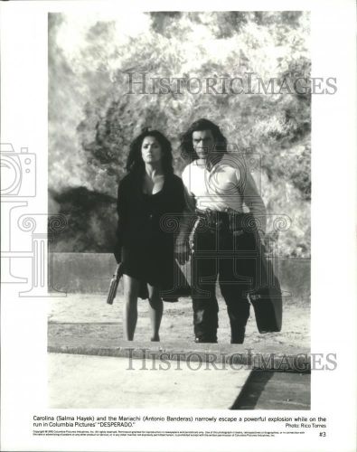 1995 Press Photo Salma Hayek and Antonio Banders star in &#034;Desperados&#034;