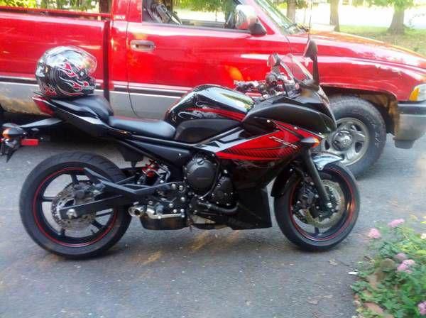 2012 Yamaha FZ6R: LOW MILES, EXCELLENT CONDITION