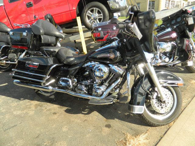 Used 2005 HARLEY-DAVIDSON ELECTRA GLIDE CLASSIC for sale.