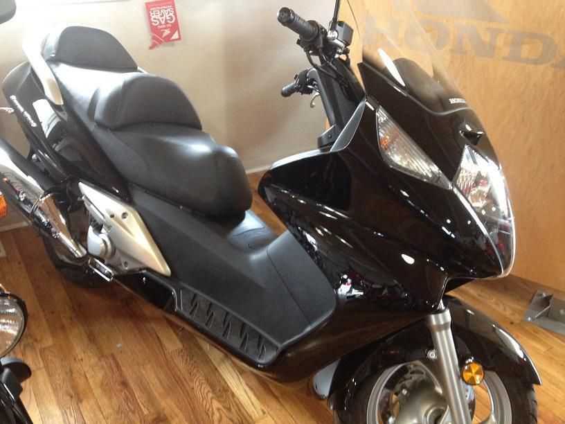 2011 Honda Silver Wing (FSC600 ABS) Scooter 