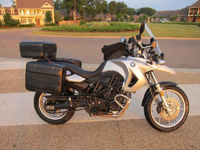 2011 BMW F650 GS Silver, 798 cc parallel twin cylinder engine with low adult