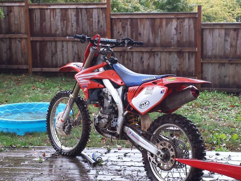 2006 Honda CRF 450 R - One Owner - Low Hours - Great Shape