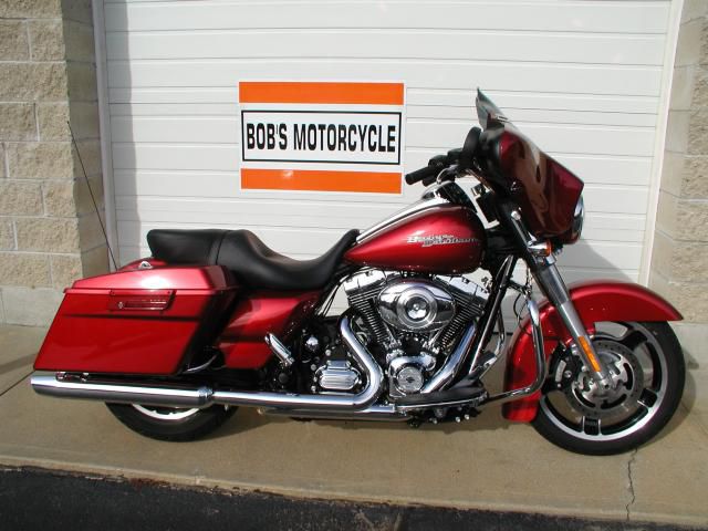 2013 HARLEY DAVIDSON STREET GLIDE FLHX, Red, 1833 Miles, ABS Brakes, Security