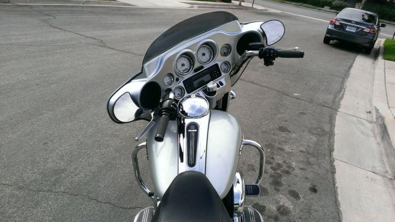 2010 Harley Davidson Street Glide like brand new. Custom rims. Only 5000 miles.