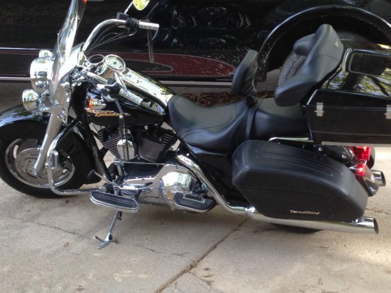 2006 Harley Road King Custom, Vivid Black, About 10,000 miles